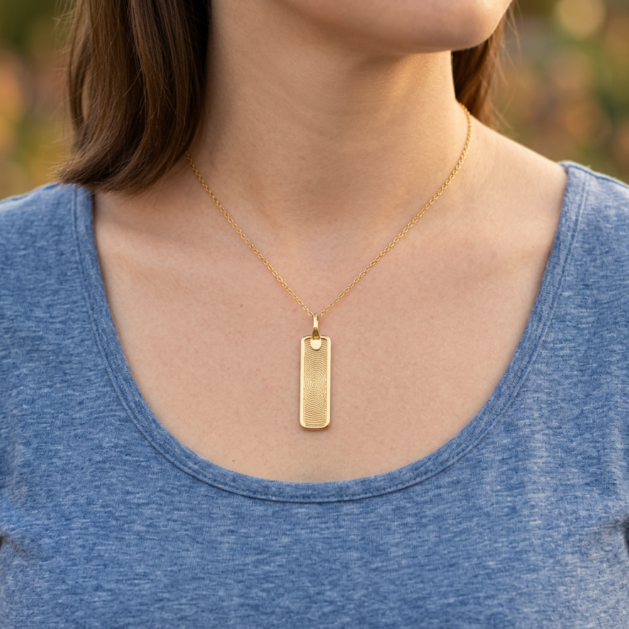 Pure Vertical Bar Pendant – Gold-Plated