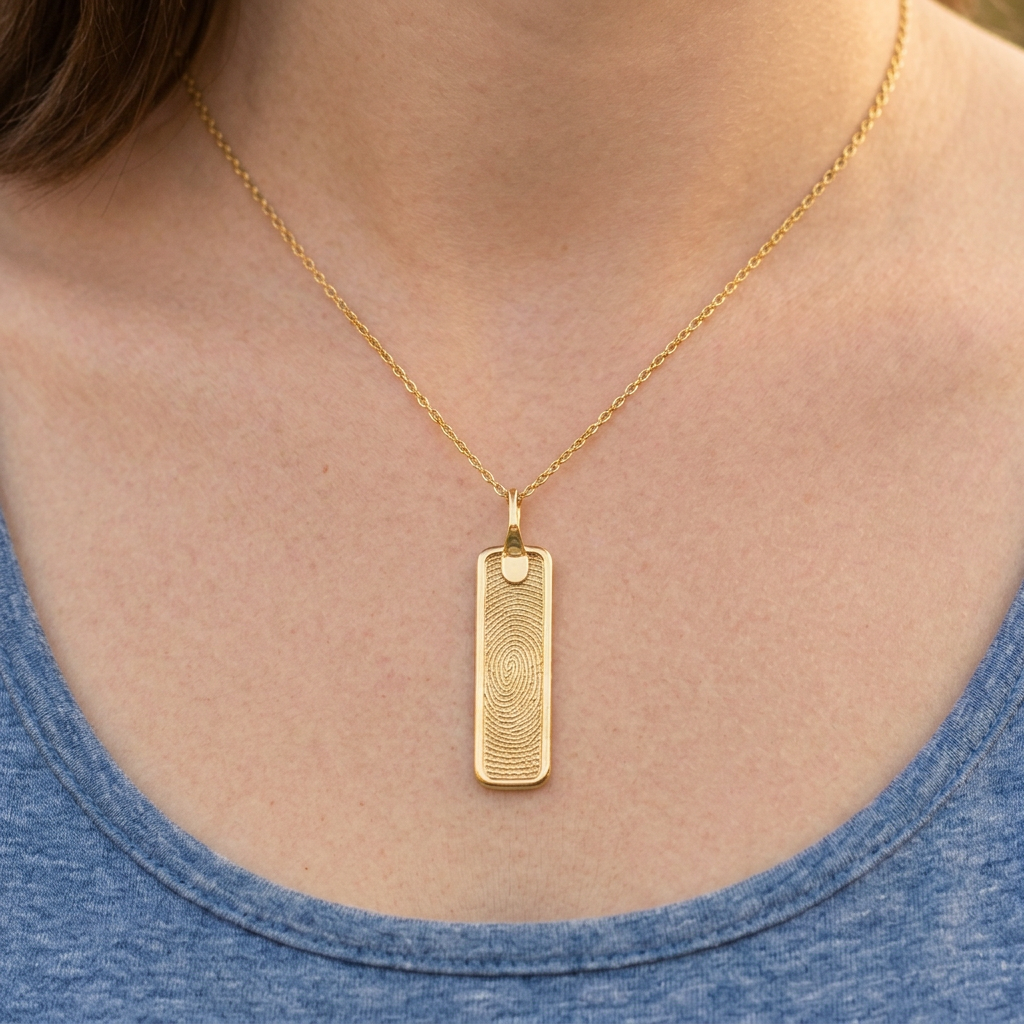 Pure Vertical Bar Pendant – Gold-Plated