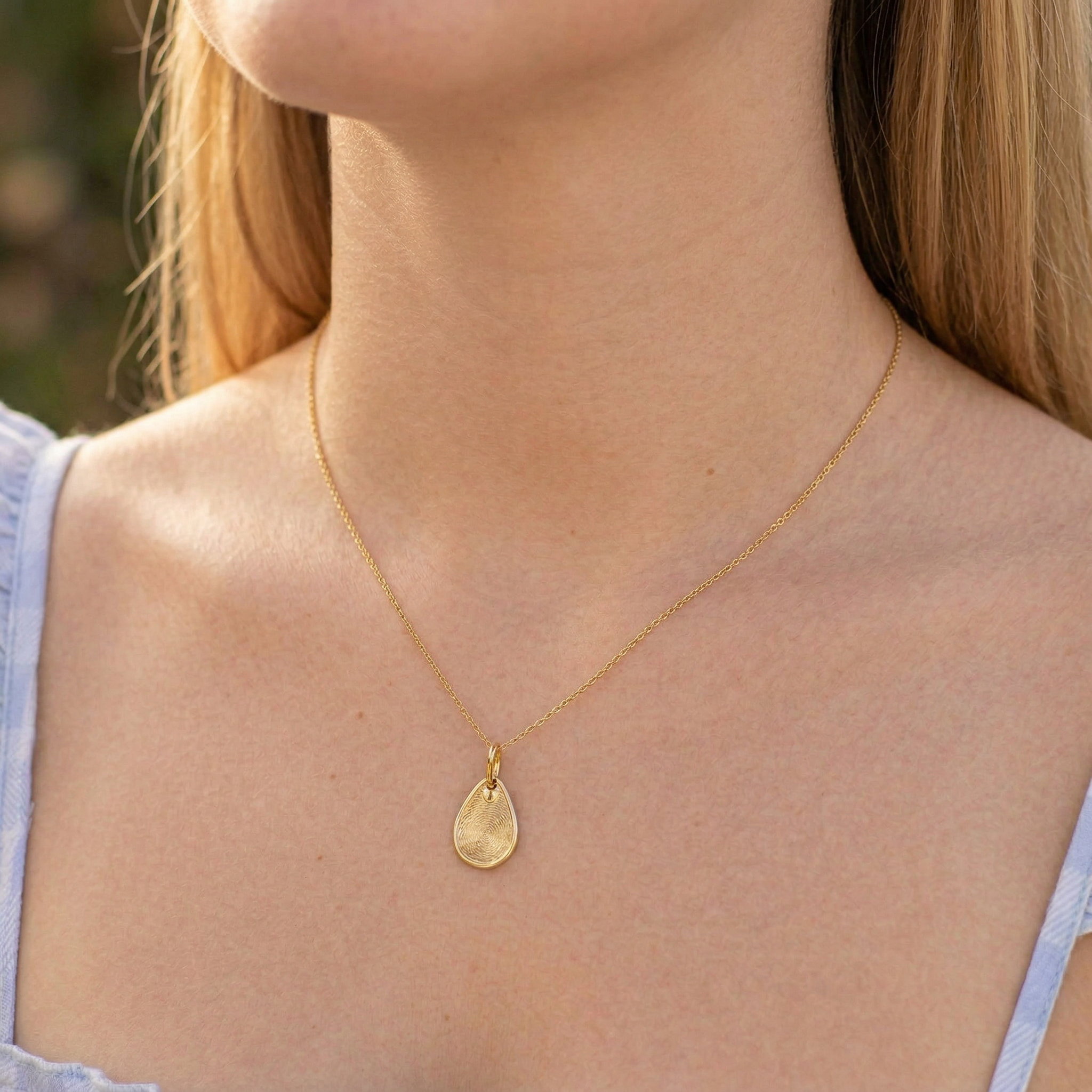 Seal Teardrop Necklace – Gold-Plated