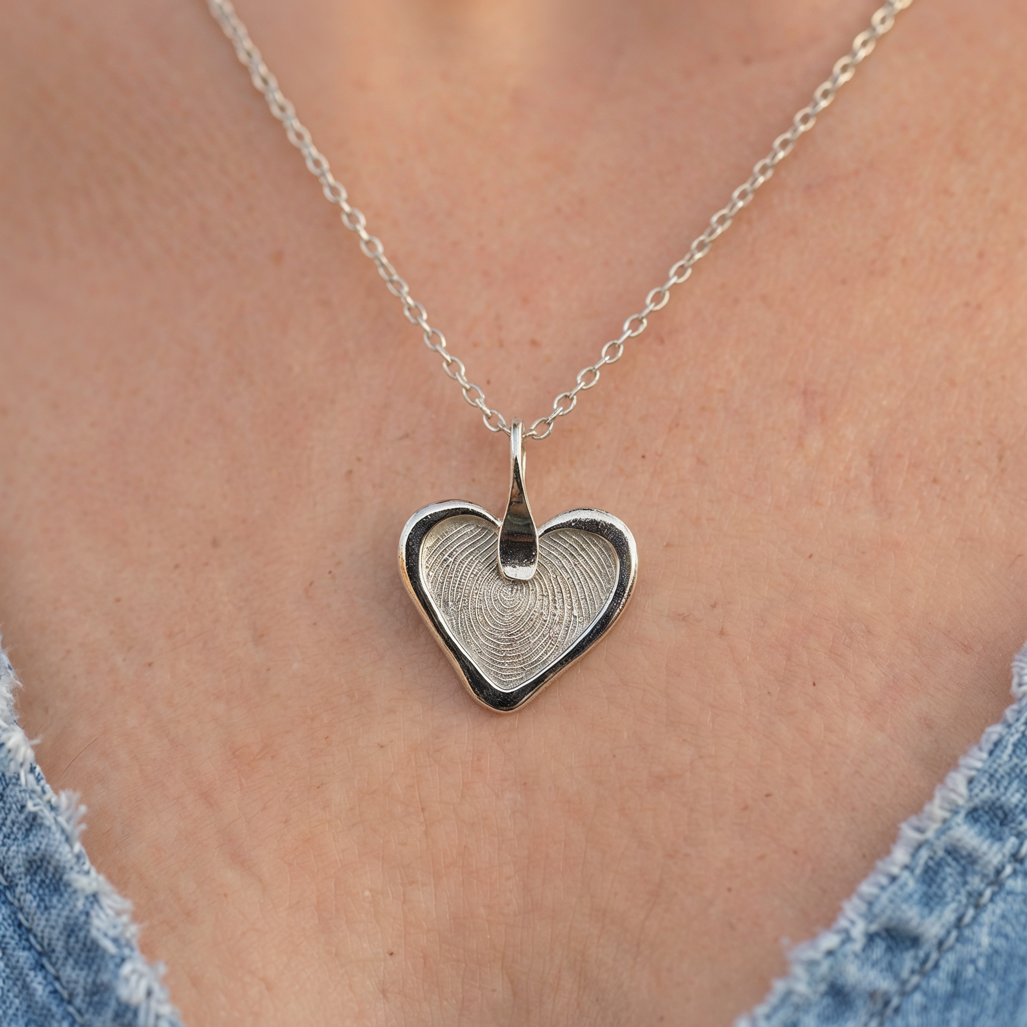 Silver Seal Heart Pendant