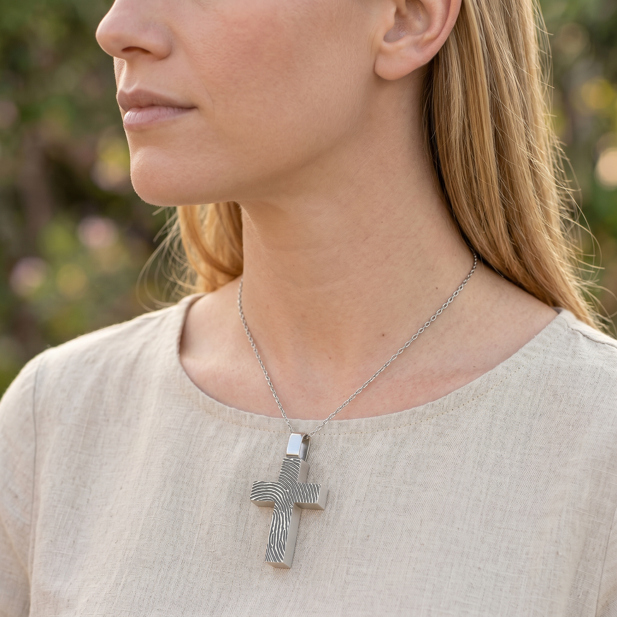 Cross Urn Pendant – Silver